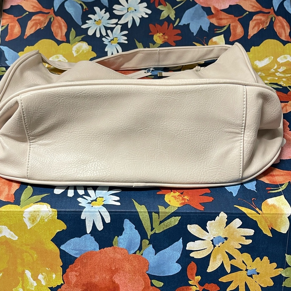 Anthropologie Cream Leather Bag with Cream Interior
20in x 14in - Picture 3 of 4
